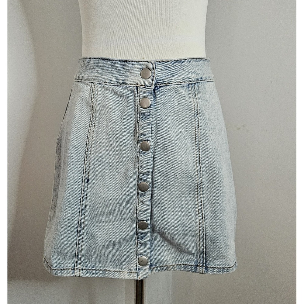 Bullhead Women's Jean Skirt Denim Size 27 Snap Down Front Light Wash‎ Retro